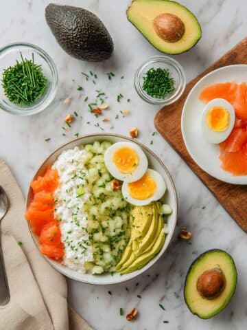 Cottage Cheese Salad with Smoked Salmon and Avocado Recipe