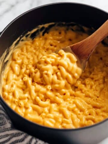 Creamy Homemade Mac and Cheese with Mozzarella, Cheddar, and Parmesan Recipe