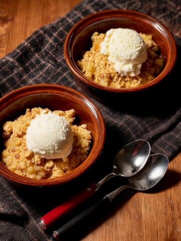 Slow Cooker Apple Dump Cake Recipe