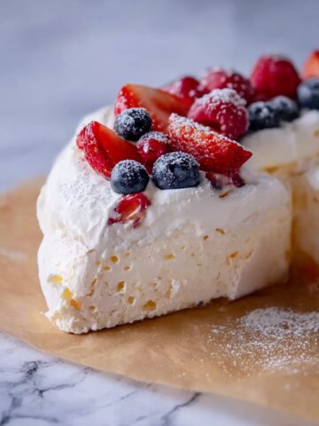 Holiday Pavlova Wreath Recipe