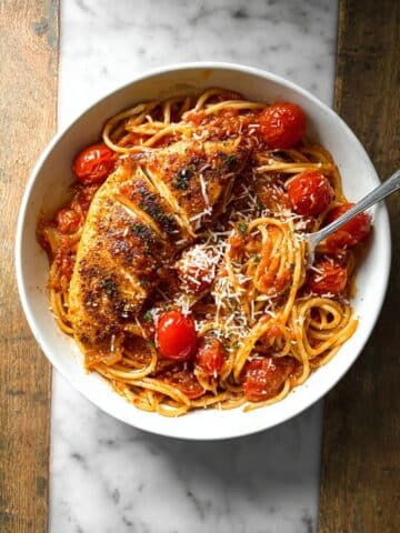 Garlic Tomato Chicken with Mozzarella Recipe