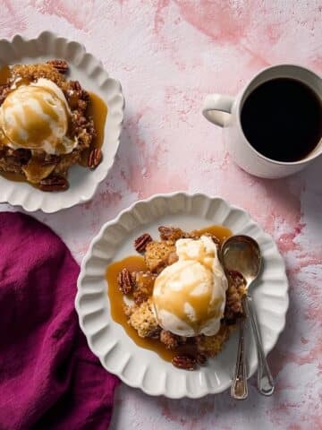 Pecan Pie Dump Cake Recipe