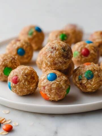 3-Ingredient Peanut Butter Oatmeal Balls Recipe