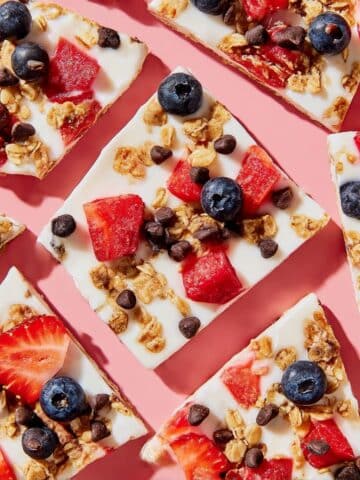 Breakfast Frozen Yogurt Bark with Strawberries, Blueberries, and Granola Recipe