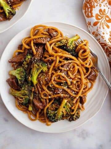 Beef and Broccoli Lo Mein Noodles Recipe