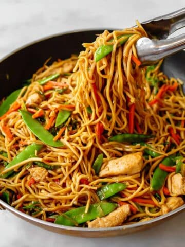 Easy Chicken Lo Mein Recipe
