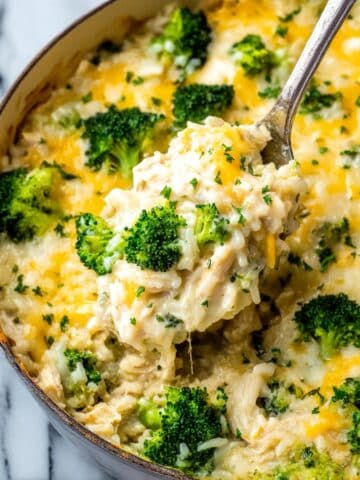 One Pot Cheesy Chicken Broccoli and Rice Casserole Recipe