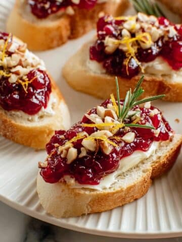 Cranberry Brie Crostini with Spiced Cranberry Chutney Recipe