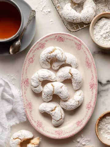 Almond Crescent Cookies Recipe