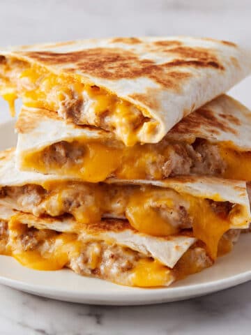 Taco Bell Chicken Quesadilla with Quesadilla Sauce Recipe