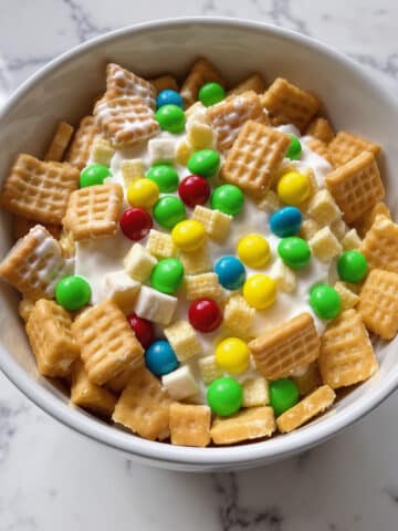 Reindeer Food: Festive Holiday Snack Mix Recipe