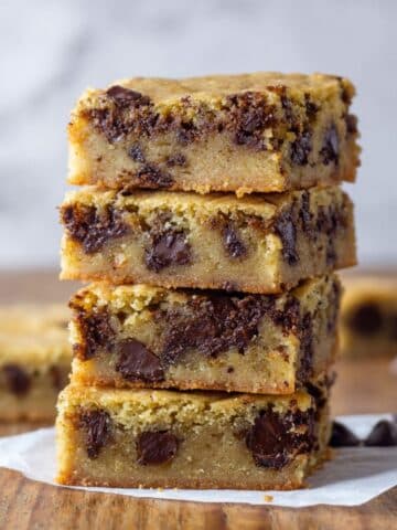Banana Chocolate Chip Blondie Bars Recipe