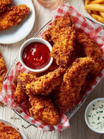 Crunchy Saltine-Crusted Chicken Strips Recipe